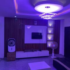 Cee&Tee at AKOBO 1Bedroom or 2Bedrooms -247 Electricity-Solar Inverter AC in Bedrooms
