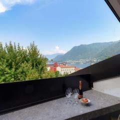Amazing Attic with Terrace on Lake Como Harbour