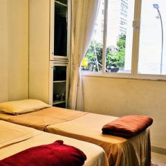 COPACABANA STUDIO ESQUINA frente para Rua Hilário de Gouveia