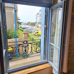 Home with Sea View in Le Pouldu