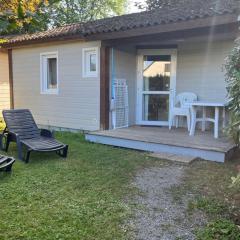 Chalet cosy avec terrasse - 2 chambres, 4 personnes - API-1-52-350