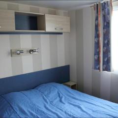Mobil Home Confortable avec Terrasse pour 6 Personnes - API-1-52-394