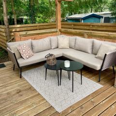 Casa Elvina, heerlijk chalet op een ruime zonnige plek met omheinde tuin overdekt terras en vrij uitzicht