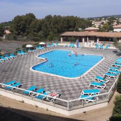 STUDIO OU T2, rénovés, tous climatisés, vue panoramique, parking, piscine