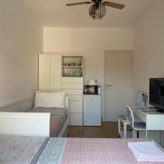 Mirela's Private Room with key, AC, lift & balcony in the center of Nice on the Cote d'Azur