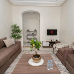 Iris Plage - 2 Chambres Cosy - Malabata, Face mer, Tout à proximité, Playstation - WIFI, AC, IPTV