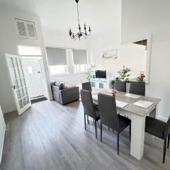 Spacious 2BR Home by Portobello Beach