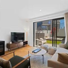 Wanaka Getaway - Bright 2-Bed Apartment