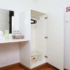 White House Asoke Sukhumvit 18