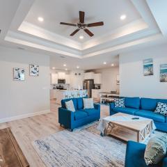 Tropical Treat Walk to Beach, Pool, and Resort