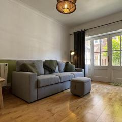 Modern bright 1 bed Apt near Grand Canal Dock