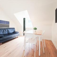 Tolstov Apartments - 3 Room Attic Apartment - Kitchen - 5 min to Messe DUS