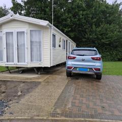 Lovely Caravan With Free Wi-Fi At Carlton Meres Holiday Park Ref 60034O