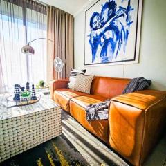 Luxurious, affordable Ellipse apartment
