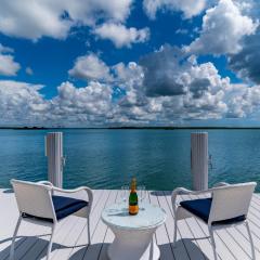 Waterfront Hideaway | Panoramic Bay Views