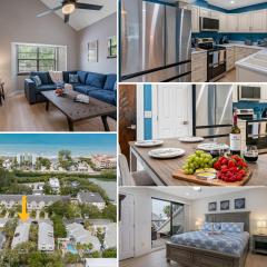 Gorgeous Townhouse One Block Away to Best Beaches!