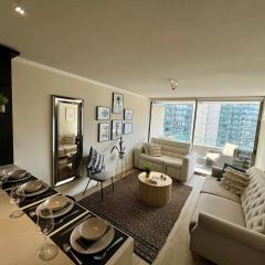 Luxurious and steps from the Mall