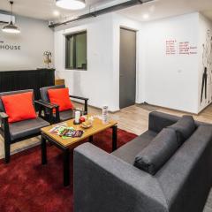 Super Townhouse Galleria Market Near Golf Course Road