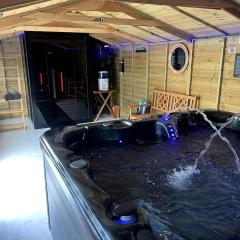 Cardiff - Sleep 7- Hot tub, Sauna
