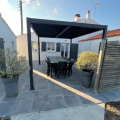 Gîte accessible PMR avec jardin clos, terrasses et proche Vélo Rail à Commequiers - FR-1-426-465