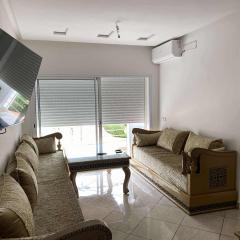 Joli appartement, vue piscine