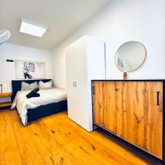 Affordable 5BR Apartment Near Kaufpark Alterlaa