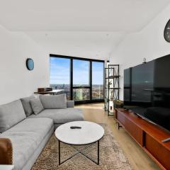 Home in the Sky 58th Floor Apt at Australia 108