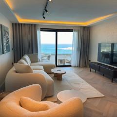 Stunning Seafront Apartment, Panoramic Sea Views