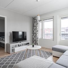 Spacious 2BR Apt with Sauna & Private Balcony with Lake View