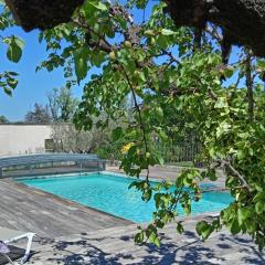 1 chambre 1 cuisine & salle d'eau privées avec piscine et jacuzzi