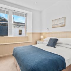 Luxury 3BD Central Apt with Tower & Seaviews