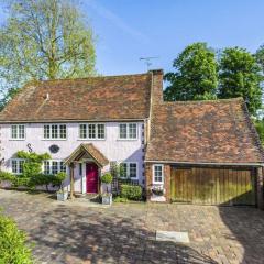 Luxury Brick and Flint House in Funtington