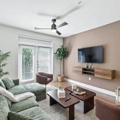 44 Chic 2B Condo, Resort Pool and Gym, Near Stockyards