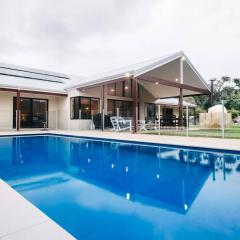 Blue Wren - Chic and Spacious Country Pool House