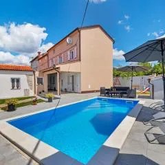 Holiday Home in Smoljanci with Private Pool