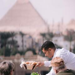 Tuya pyramids inn