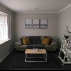 Gisborne large family home with wifi