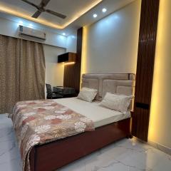 Urban Hideaway Studio Retreat By Aqqua Suites Noida Extension