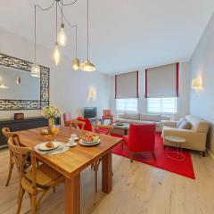 Grand Place Escape spacious 1BR with Charm