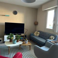 Le Papillon Jaune, proche de la gare