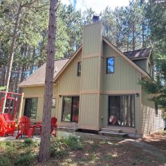 New! Crystal Pines - Lovely Crystal Mountain Cabin