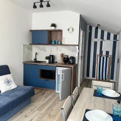 Blue Apartment B, Dębina