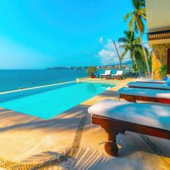 Luxury Beachfront Escape with Rooftop Pool - Views