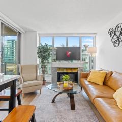 Modern 2BR Apartment with City Views near Rogers Arena