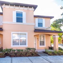 4BR Townhome at Regal Oaks Resort Close to Disney townhouse