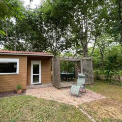 Chalet cosy avec terrasse pour 2 à Tessoualle - API-1-52-733