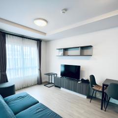 Studio Near Central Festival Includes Street Parking