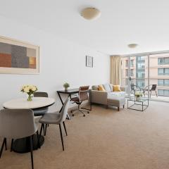 Vibrant 2bd hideaway - 1 bd converted from a study