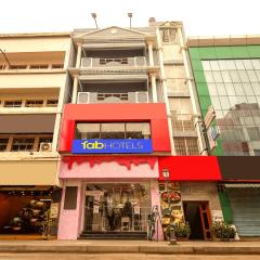 FabExpress Santhi Inn - 500 meters from Promenade Beach