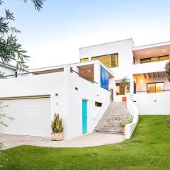 Casa Feliz - Mediterranean-style Coastal Getaway